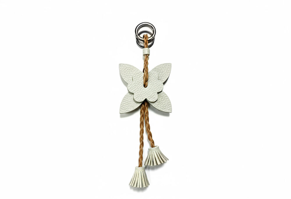 KAIA Charm – Beige